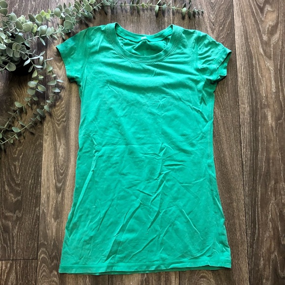 lululemon athletica Tops - Lululemon Green Short Sleeve Tee Shirt Size 2